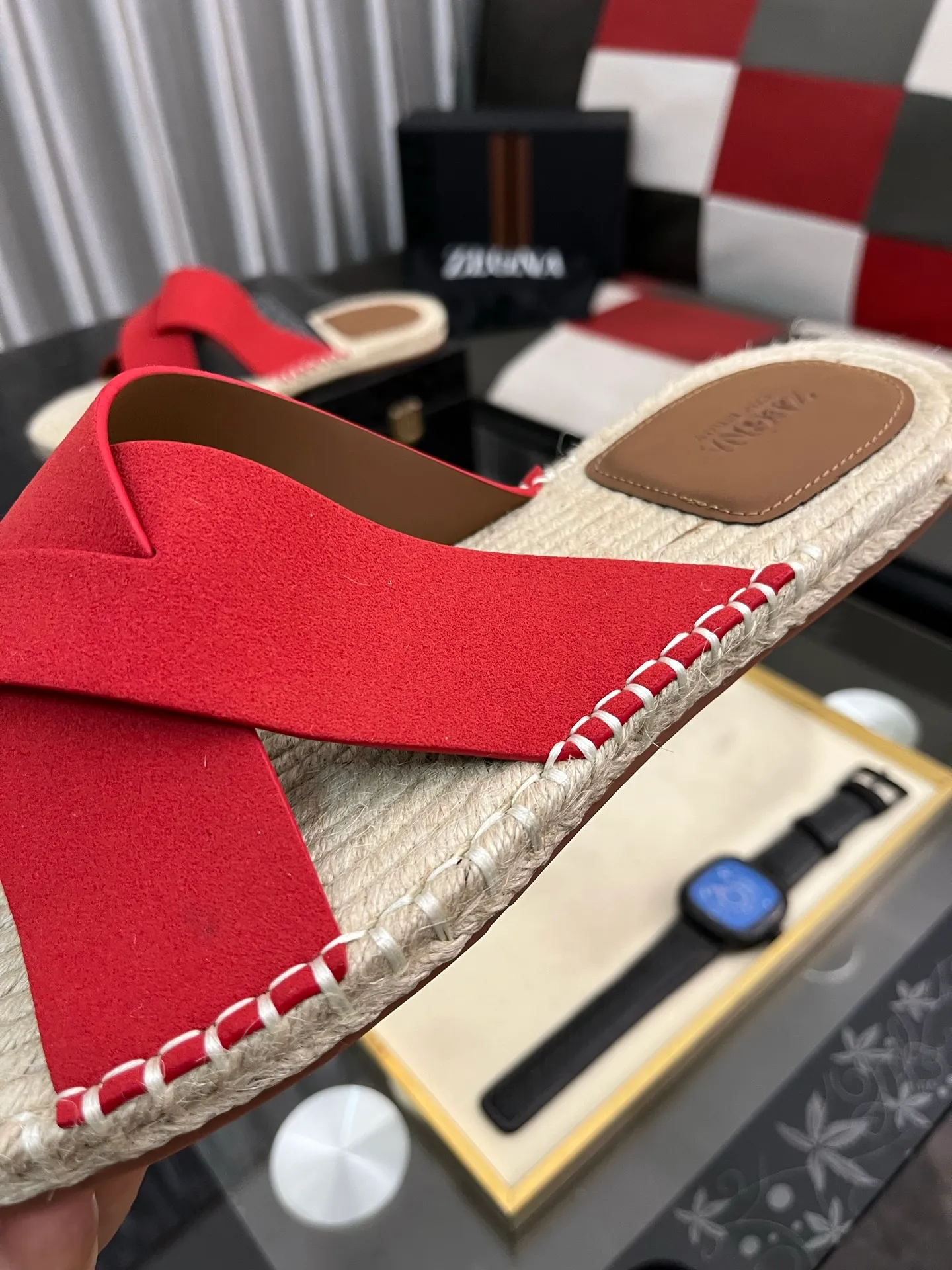 Men's shoes 💰320⌚️⌚️《HERMES》Hermès 💁♂️Men's casual slippers, compare the quality at the counter🧚🏿♂️ The upper layer has a stone pattern with clear texture, showing high-end, high-end, comfortable to wear and versatile. Purely hand-pulled, raw rubber breathable outsole, breathable and comfortable lambskin lining, 100% comfortable density, original rubber outsole wear-resistant code number 38-44. Can be customized 45-46-47
